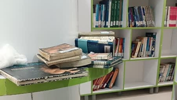 آغاز رف خوانی و وجین در کتابخانه